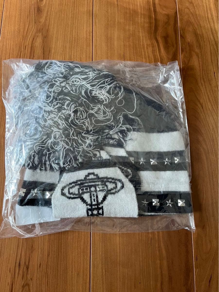 ヴィヴィアンウエストウッド palace 耳当付ニット帽 新品未使用 ヴィヴィアンウエストウッド palace 耳当付ニット帽 新品未使用