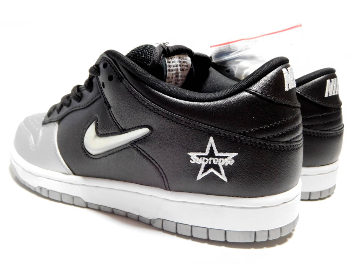 国内正規品 Supreme Nike SB Dunk Low Black 26.5cm 新品未使用 紙タグ キーホルダー Box LogoブラックMetallic Silverシルバー 銀 黒US8.5_画像4