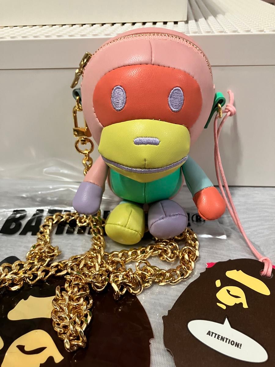 A BATHING APE ベビーマイロ ミニバッグ チェーン付き BABY MILO A BATHING APE ベビーマイロ ミニバッグ チェーン付き BABY MILO