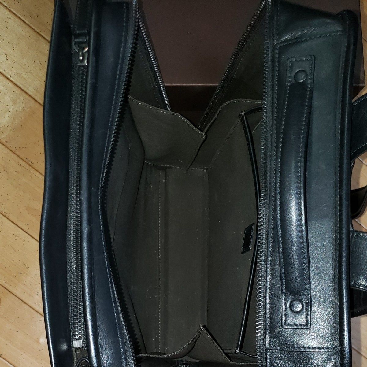土屋鞄 ヴァイノ ミディアム スクエア バックパック ブラック 土屋鞄 ヴァイノ ミディアム スクエア バックパック ブラック