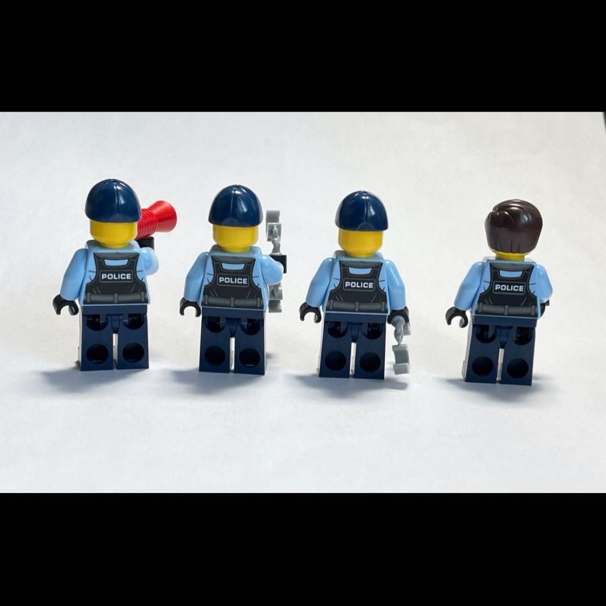 新品】レゴ シティ 警察官と泥棒のミニフィギュア 8体セット 新品】レゴ シティ 警察官と泥棒のミニフィギュア 8体セット