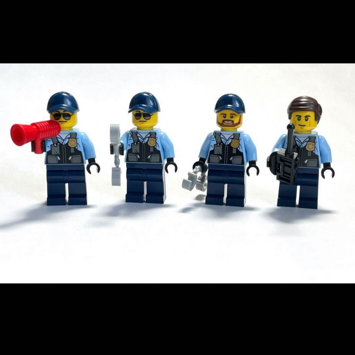 新品】レゴ シティ 警察官と泥棒のミニフィギュア 8体セット 新品】レゴ シティ 警察官と泥棒のミニフィギュア 8体セット