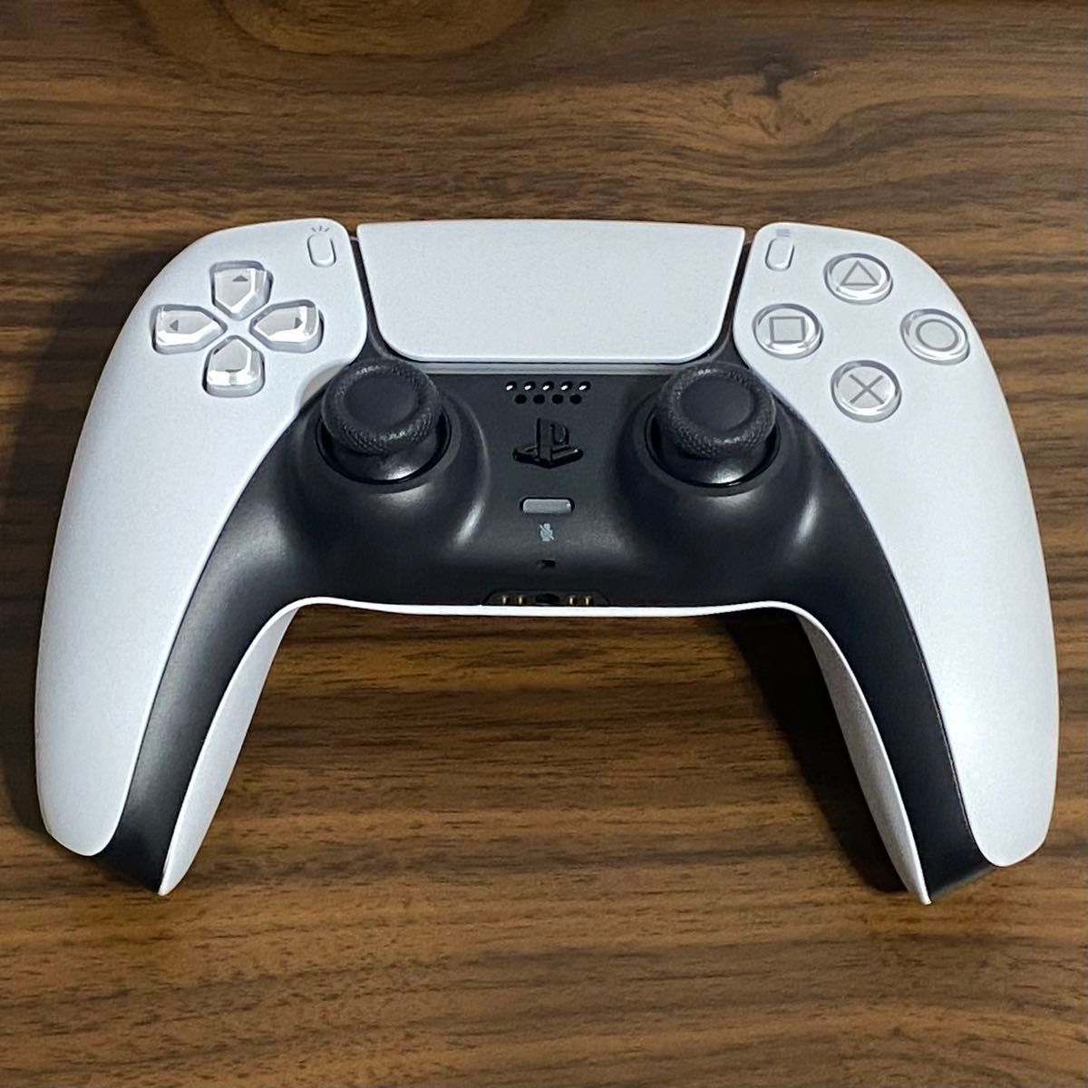 PlayStation 5 CFI-2000A01 ディスクドライブ搭載モデル 本体 PlayStation 5 CFI-2000A01 ディスクドライブ搭載モデル 本体