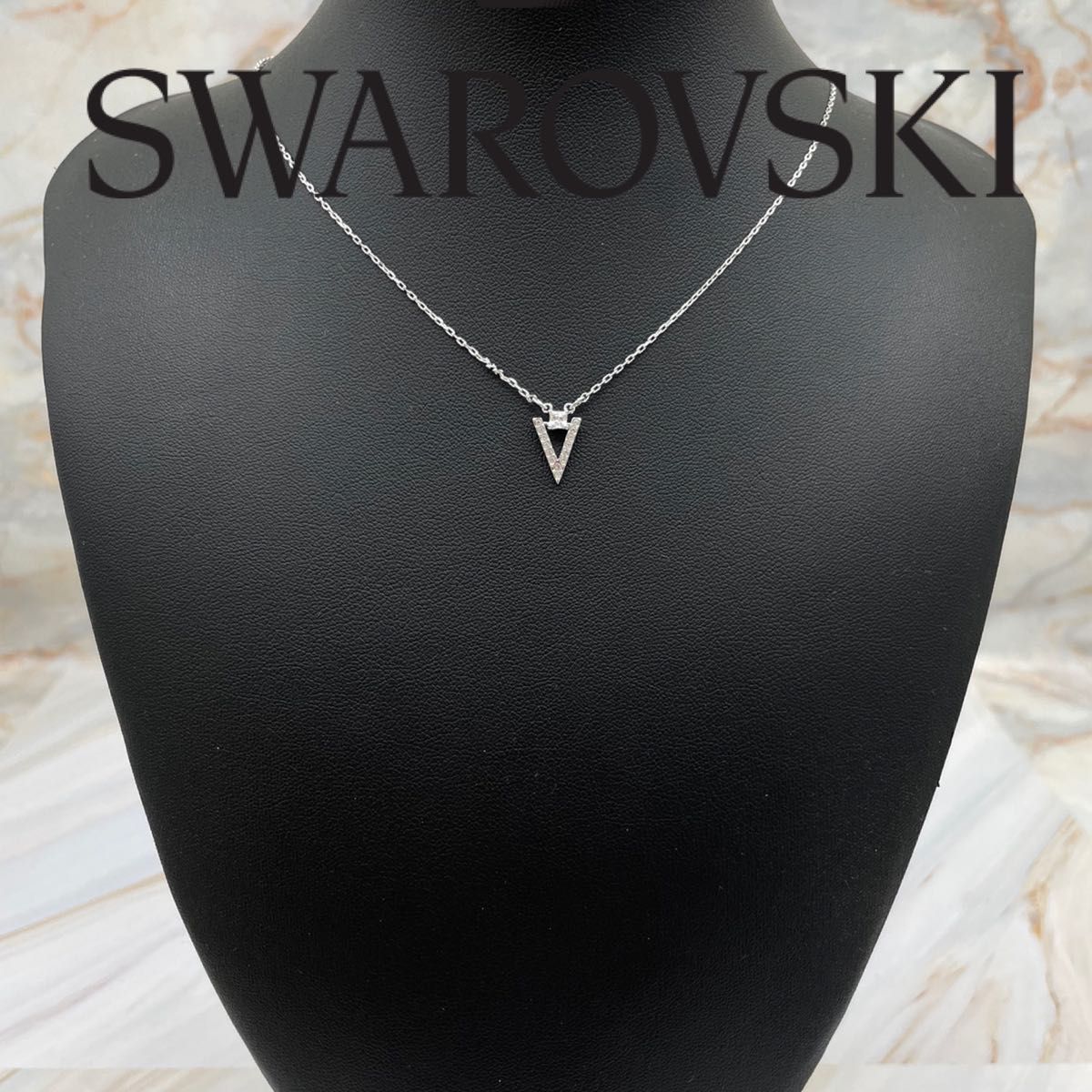 箱付き未使用】SWAROVSKI スワロフスキー V字 ネックレス 箱付き未使用】SWAROVSKI スワロフスキー V字 ネックレス