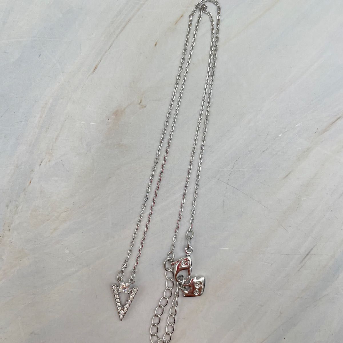 SWAROVSKI スワロフスキー Vロゴ ネックレス|Yahoo!フリマ(旧 SWAROVSKI スワロフスキー Vロゴ ネックレス|Yahoo!フリマ(旧