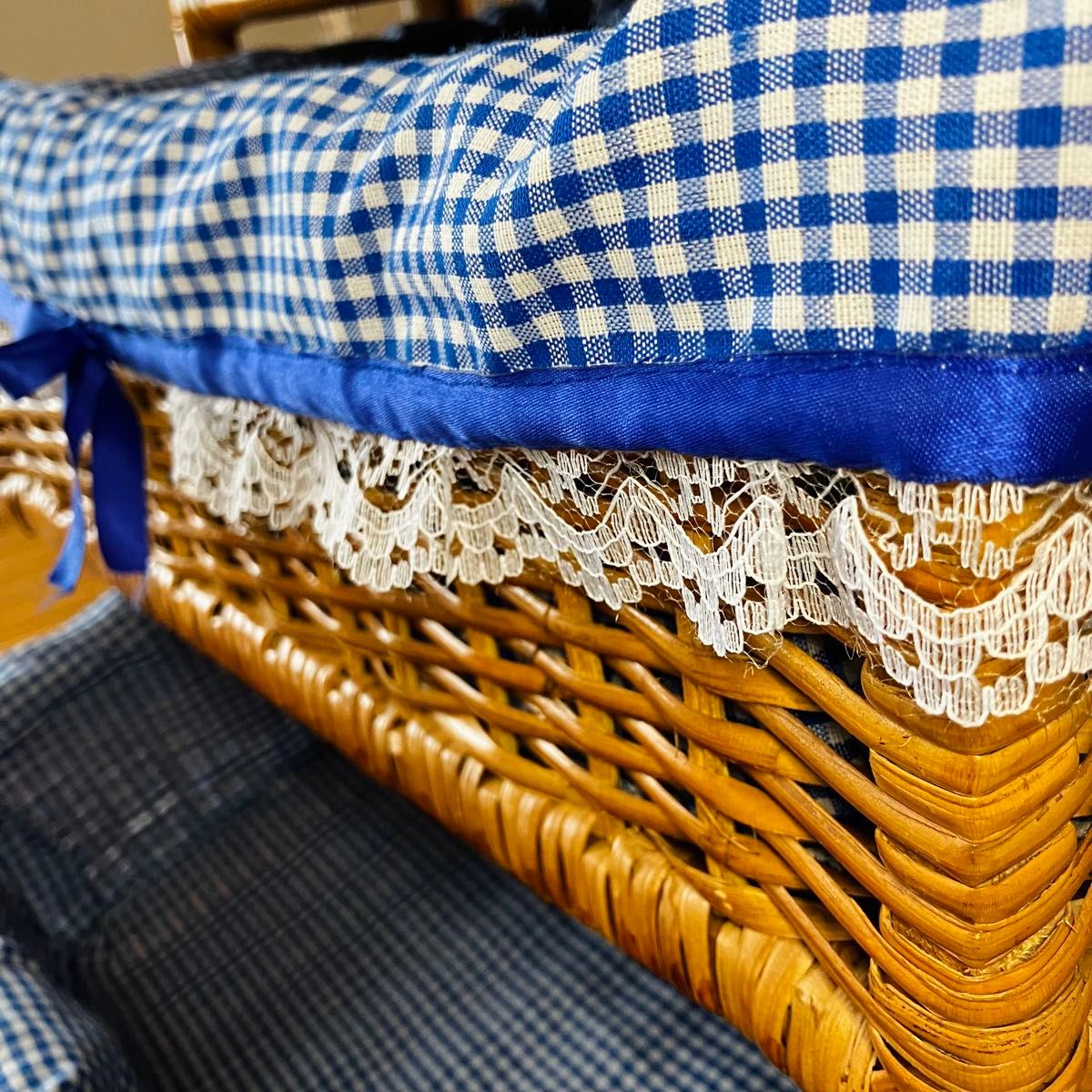 美品 籐チェスト3段 可愛い布付 取り外し可 アンティーク 昭和 美品 籐チェスト3段 可愛い布付 取り外し可 アンティーク 昭和