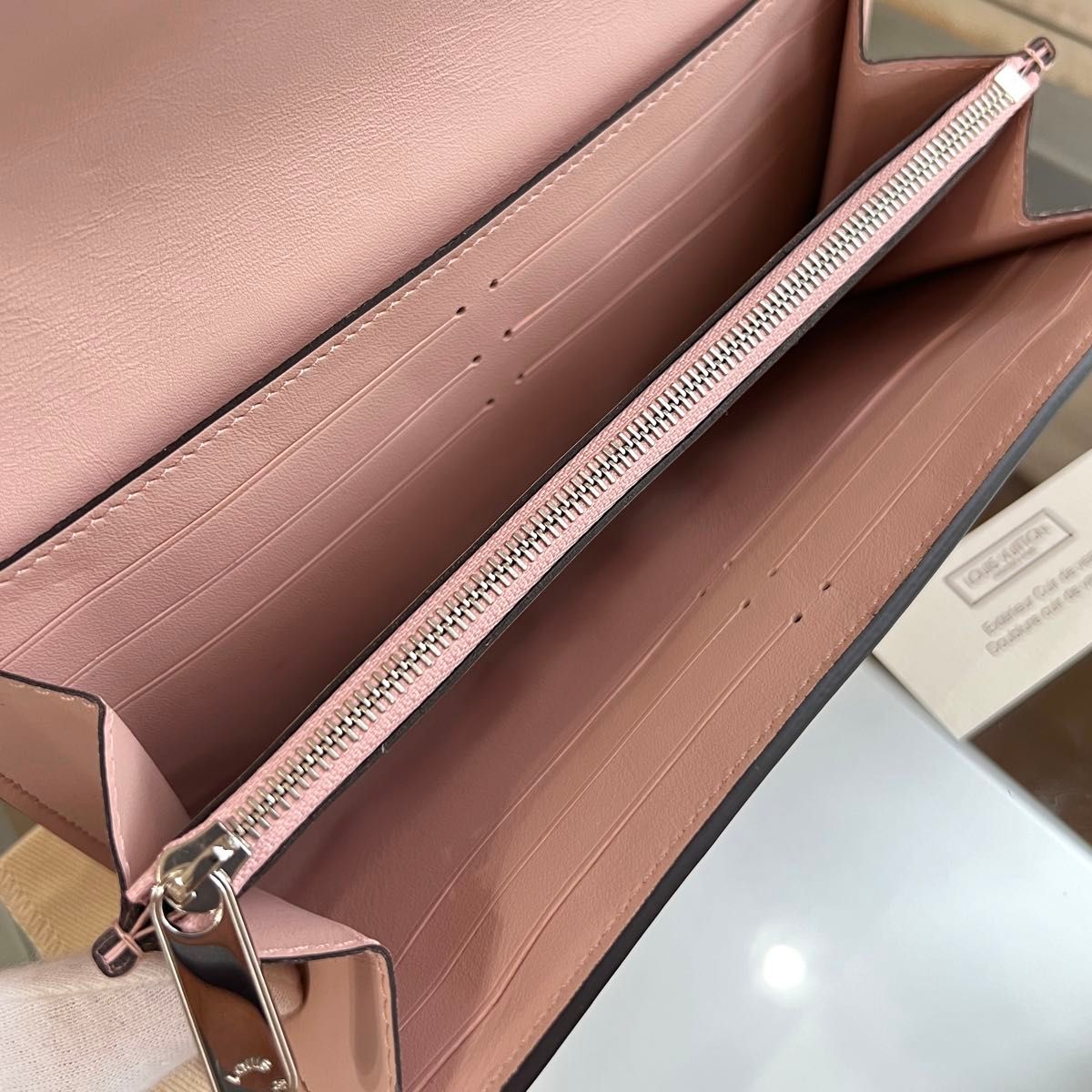 未使用品】ルイヴィトン ポルトフォイユ・イリス マヒナ 未使用品】ルイヴィトン ポルトフォイユ・イリス マヒナ
