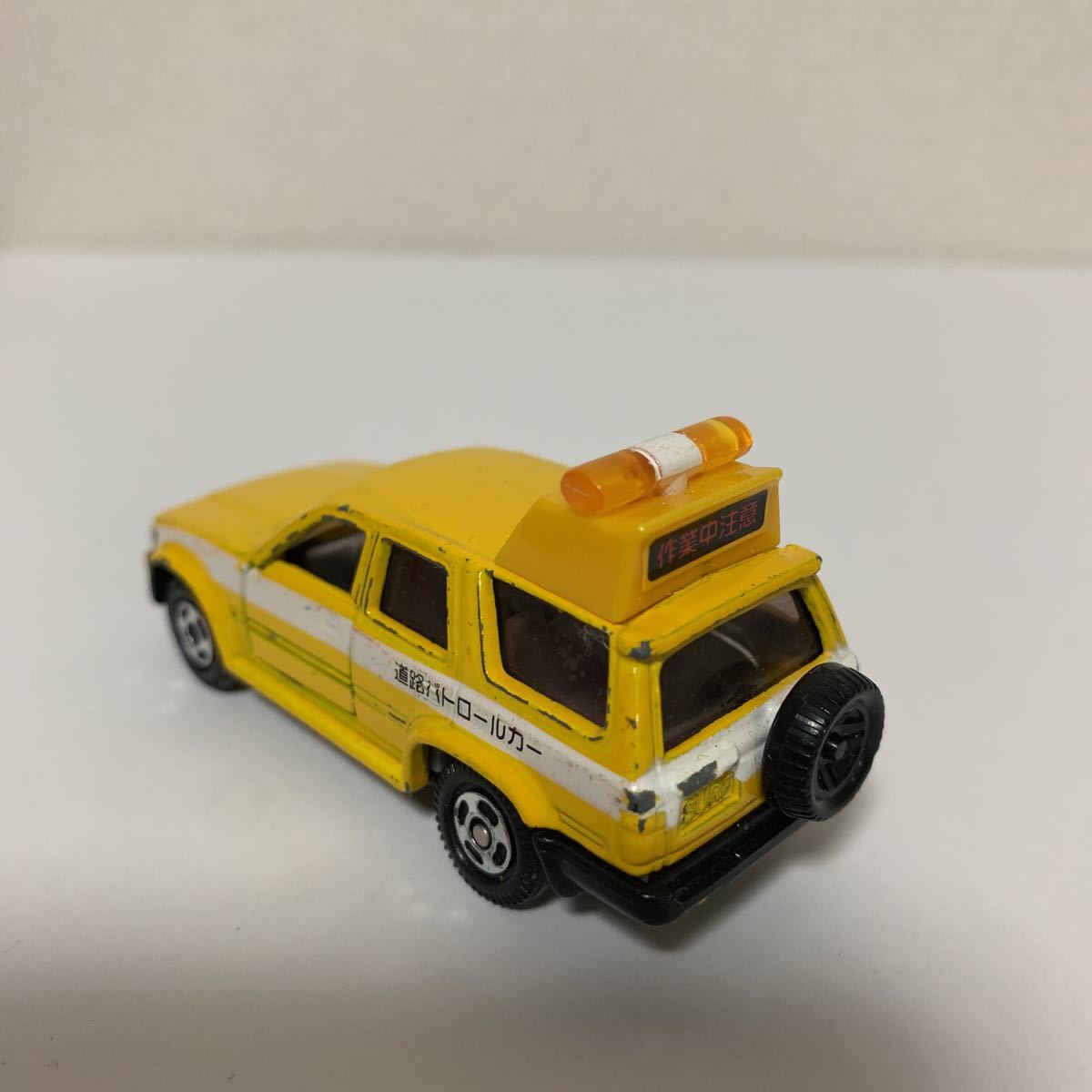 ☆トミカ NO.84 トヨタ ハイラックス サーフ ☆ 中古 外箱なし 中国製 道路公団パトロールカー ☆ HILUX SURF ☆_画像4