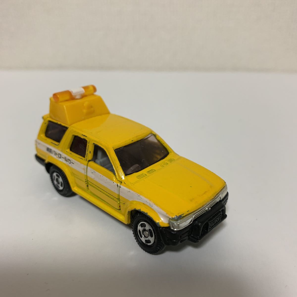 ☆トミカ NO.84 トヨタ ハイラックス サーフ ☆ 中古 外箱なし 中国製 道路公団パトロールカー ☆ HILUX SURF ☆_画像3