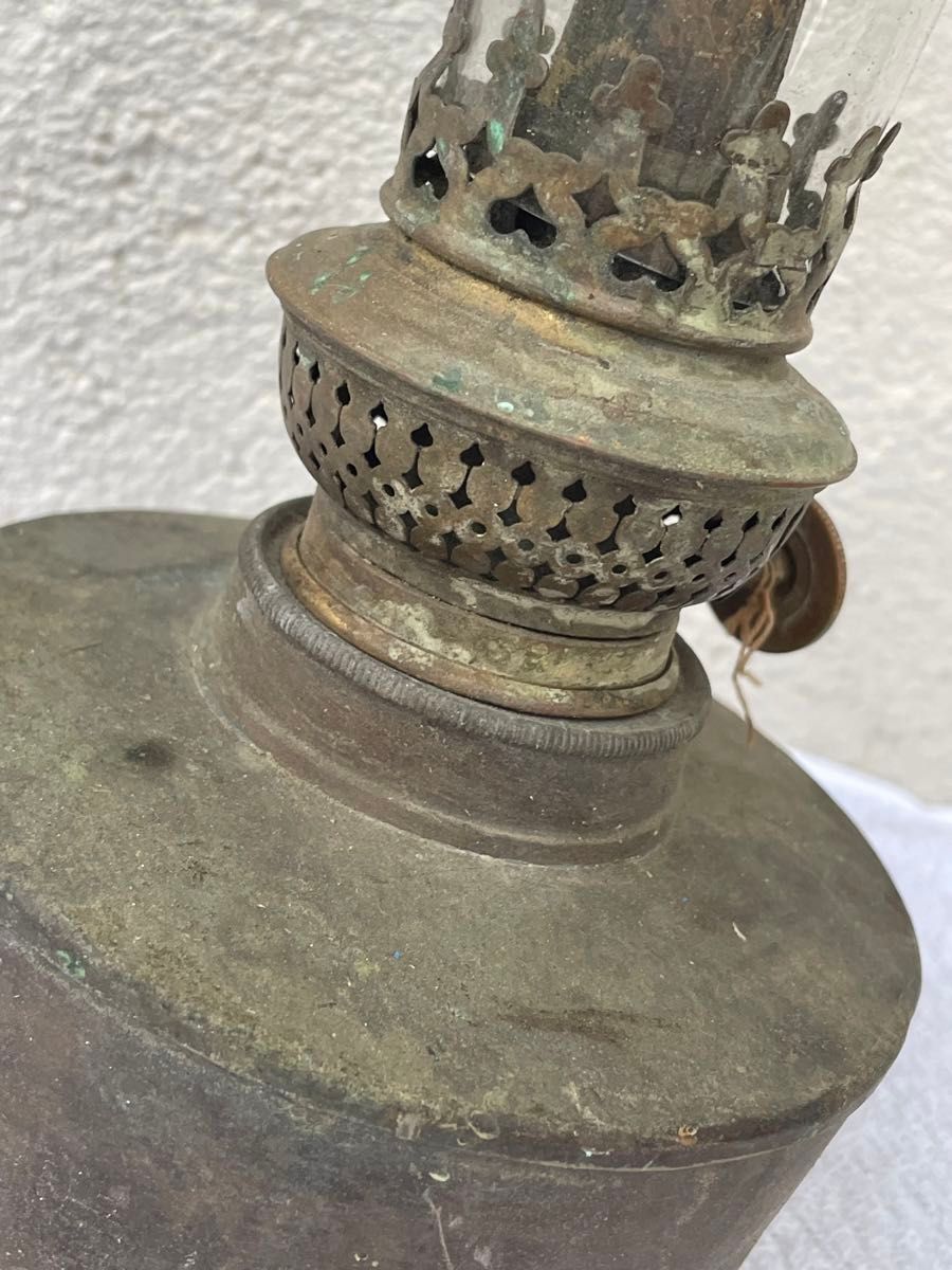 匿名配送】昭和レトロ アンティーク オイルランプ 金属製油壺 匿名配送】昭和レトロ アンティーク オイルランプ 金属製油壺