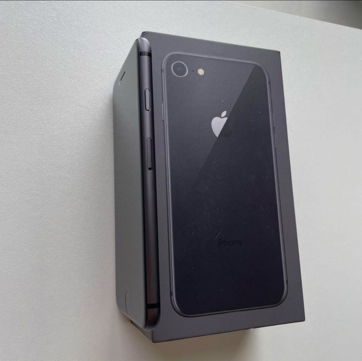 良品・付属品・箱付】 iPhone8 64GB スペースグレイ Apple 良品・付属品・箱付】 iPhone8 64GB スペースグレイ Apple