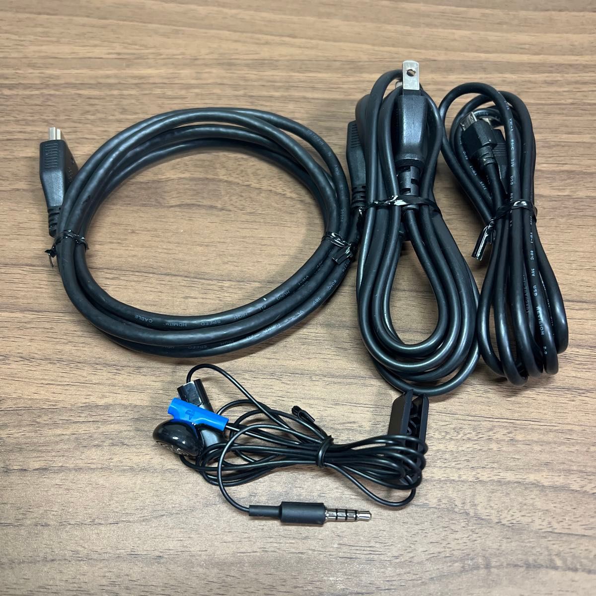 付属品完品・動作確認済 SONY PlayStation4 CUH-2200A 500GB 付属品完品・動作確認済 SONY PlayStation4 CUH-2200A 500GB