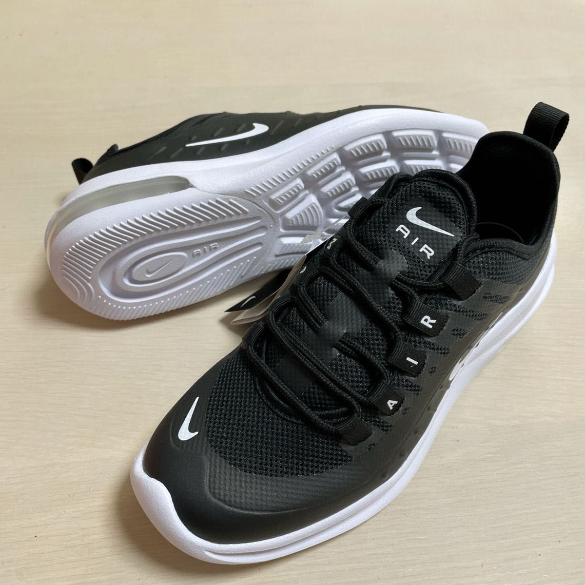 新品 定価11550円 NIKE エアマックス アクシス ブラック 23 5cm 新品 定価11550円 NIKE エアマックス アクシス ブラック 23 5cm