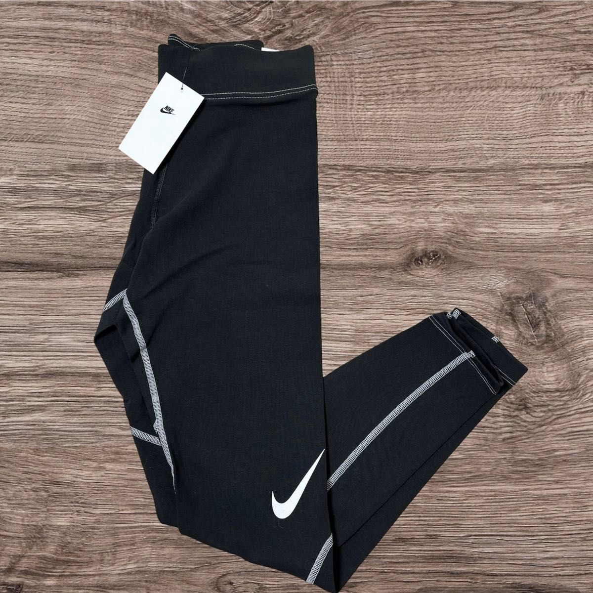 新品 NIKE 定価5500円 トレーニングパンツ レギンス Sサイズ 新品 NIKE 定価5500円 トレーニングパンツ レギンス Sサイズ