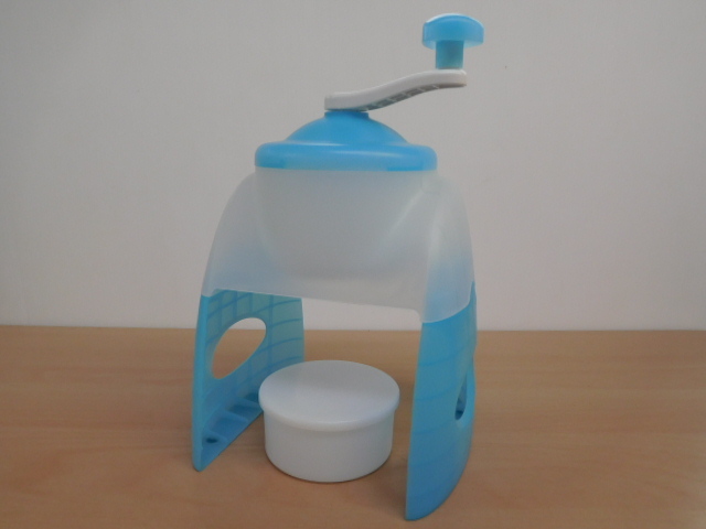[ bargain ]* ice chipping machine * Japanese millet ~. cool ice / blue color / made in Japan / pearl metal ( stock ) / made in Japan 