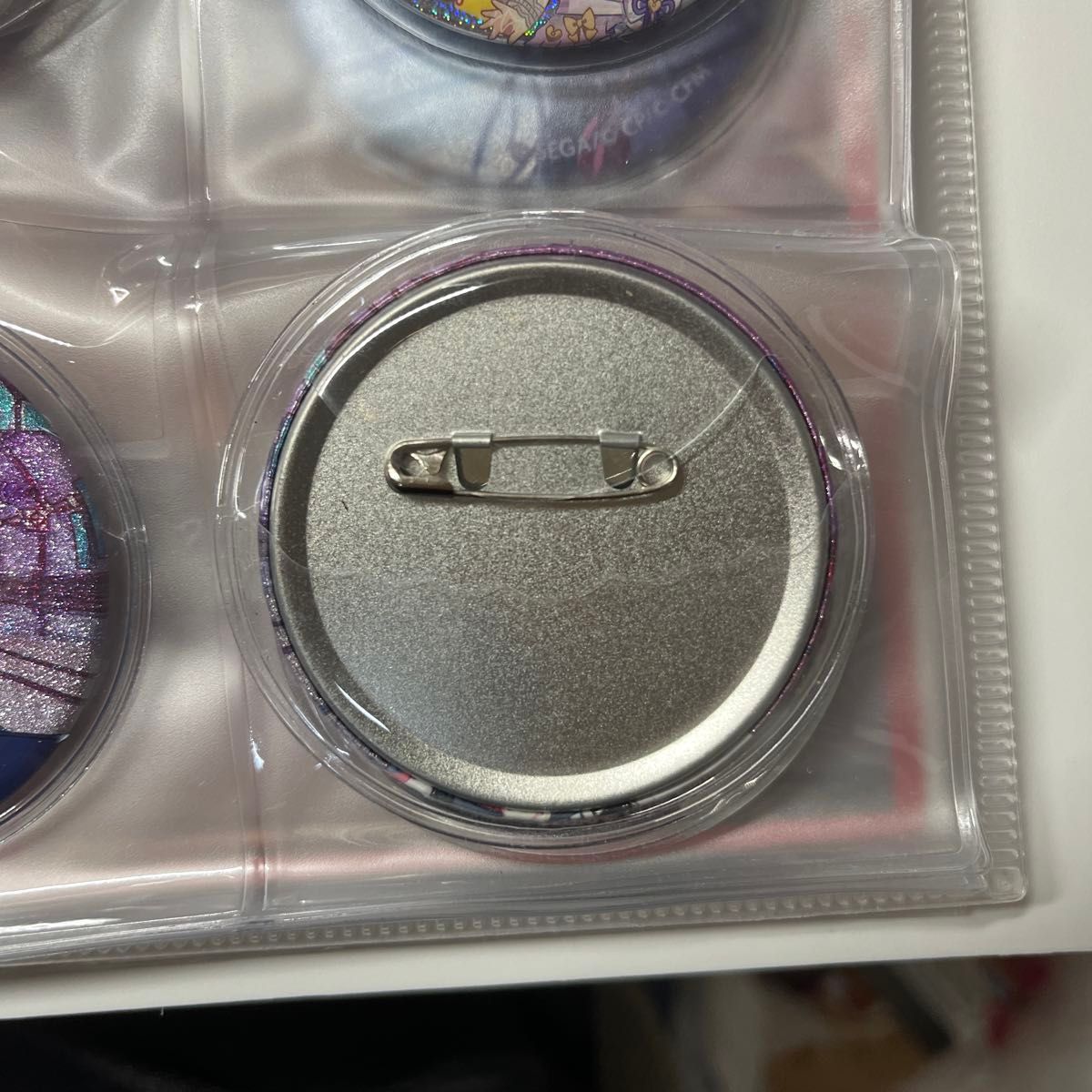プロセカ 缶バッジ brand new world 小豆沢こはね グリッター缶 プロセカ 缶バッジ brand new world 小豆沢こはね グリッター缶