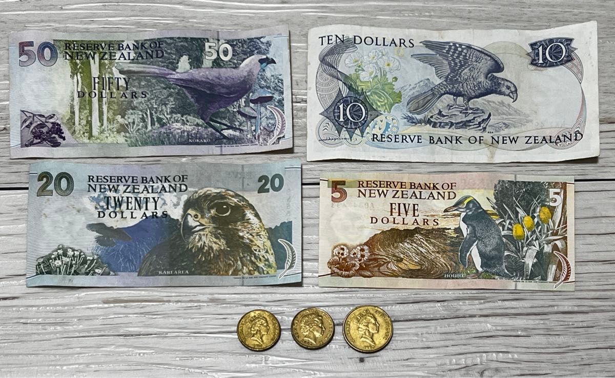 ニュージーランドドル 89ドル分 ニュージーランド旧紙幣と硬貨 ニュージーランドドル 89ドル分 ニュージーランド旧紙幣と硬貨