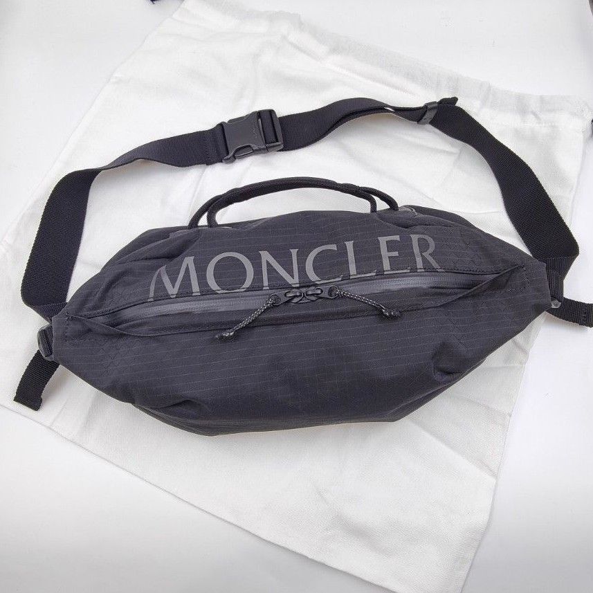 定番人気】新品 MONCLER モンクレール ショルダーバッグ ボディ 定番人気】新品 MONCLER モンクレール ショルダーバッグ ボディ