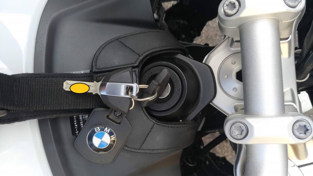 **BMW S1000XR lowdown original pannier attaching **