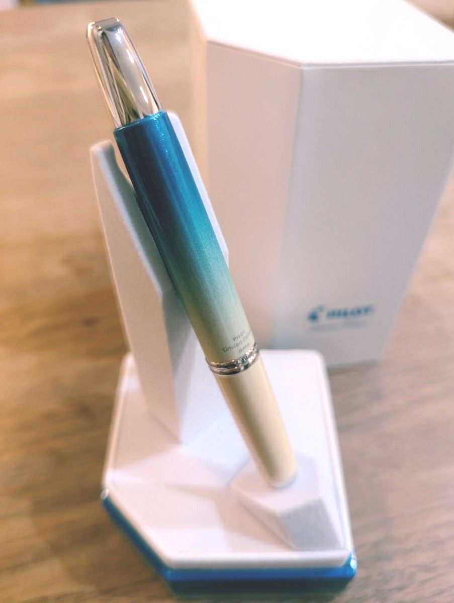 PILOT パイロット キャップレス 万年筆 2024年限定 Seashore PILOT パイロット キャップレス 万年筆 2024年限定 Seashore