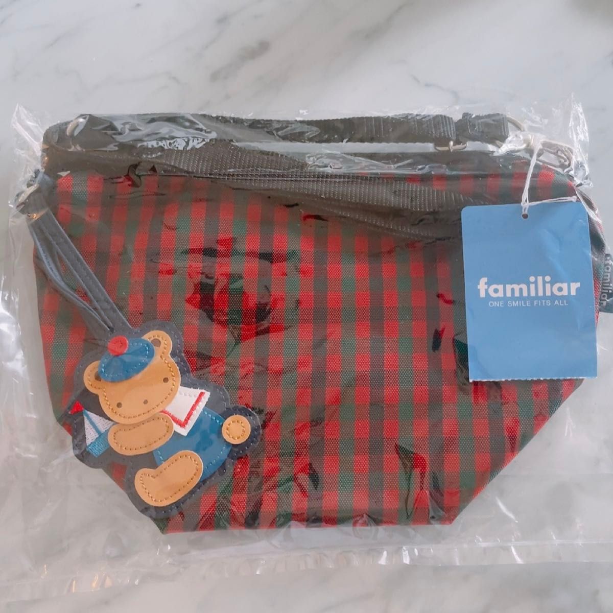familiar ファミリア 赤チェック 舟形ポシェット ショルダー familiar ファミリア 赤チェック 舟形ポシェット ショルダー