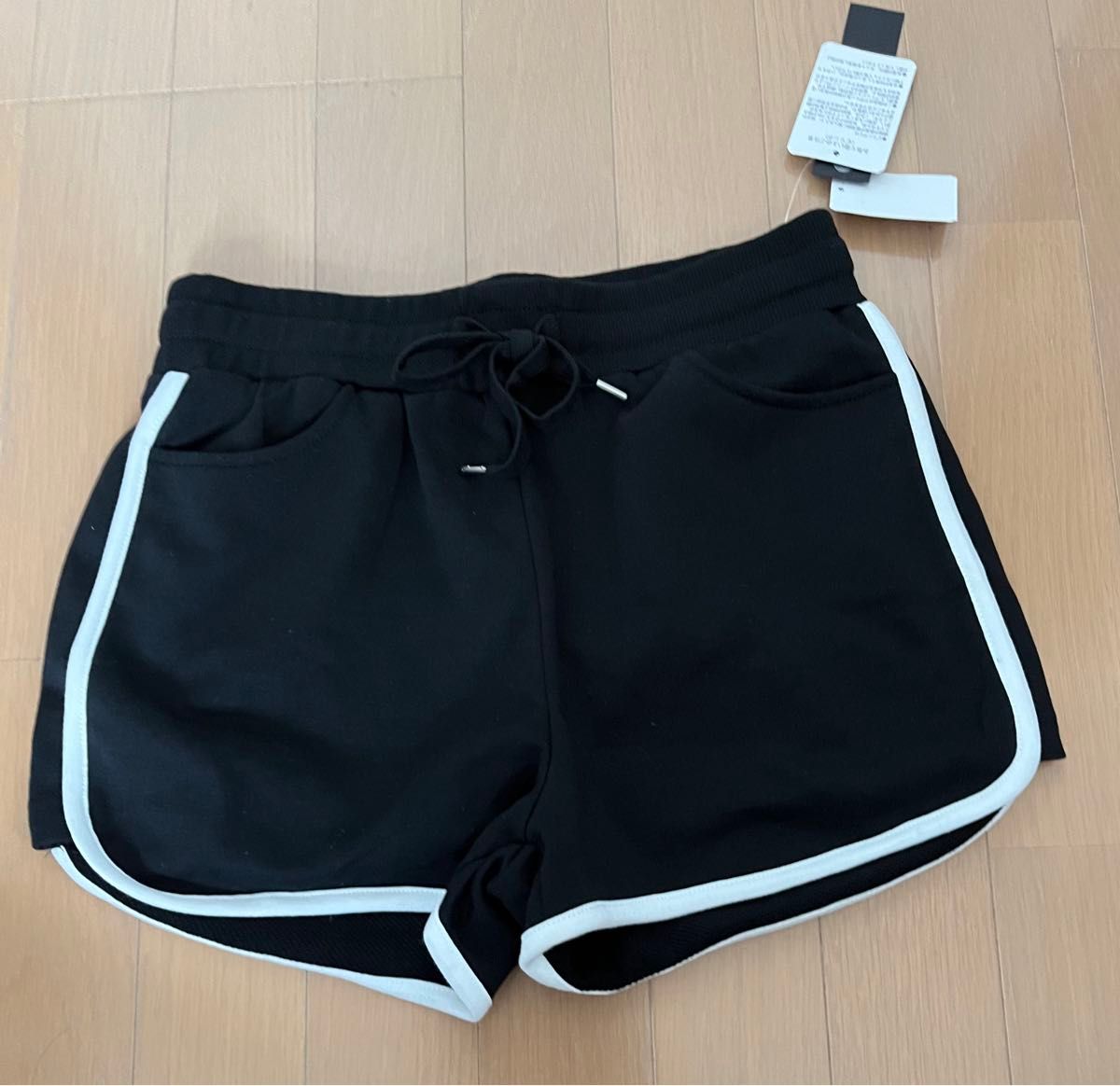 黒 白ライン ショートパンツ 未使用タグ付|Yahoo!フリマ(旧 黒 白ライン ショートパンツ 未使用タグ付|Yahoo!フリマ(旧