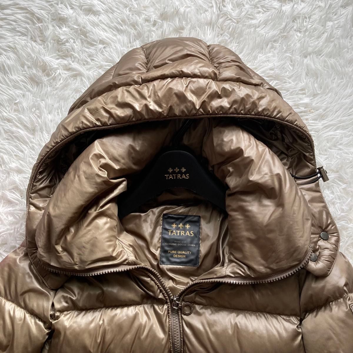 美品 TATRAS タトラス ダウンコート BABILA シャンパンゴールド 美品 TATRAS タトラス ダウンコート BABILA シャンパンゴールド