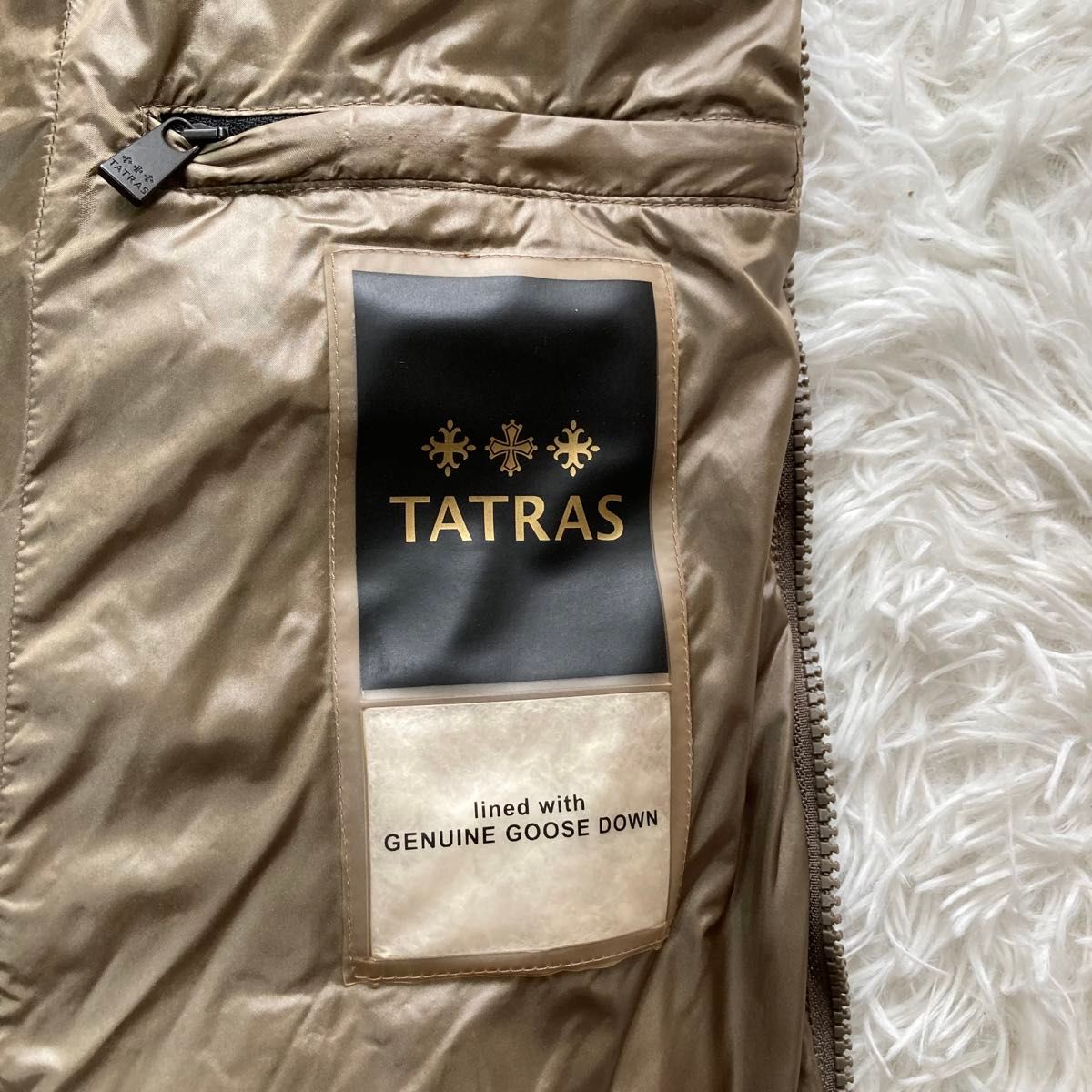 美品 TATRAS タトラス ダウンコート BABILA シャンパンゴールド 美品 TATRAS タトラス ダウンコート BABILA シャンパンゴールド