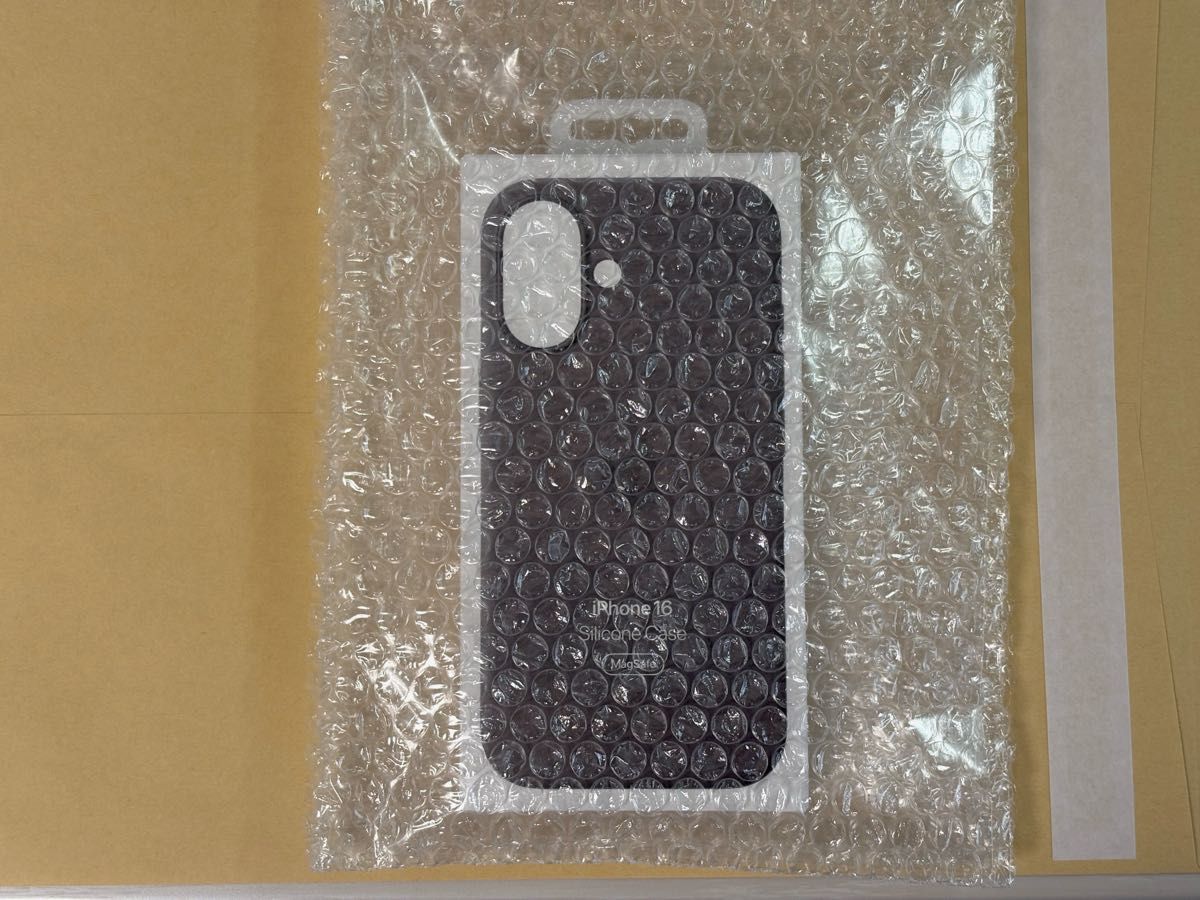 Apple iPhone 16 純正 シリコーンケース|ストーングレイ|Yahoo Apple iPhone 16 純正 シリコーンケース|ストーングレイ|Yahoo
