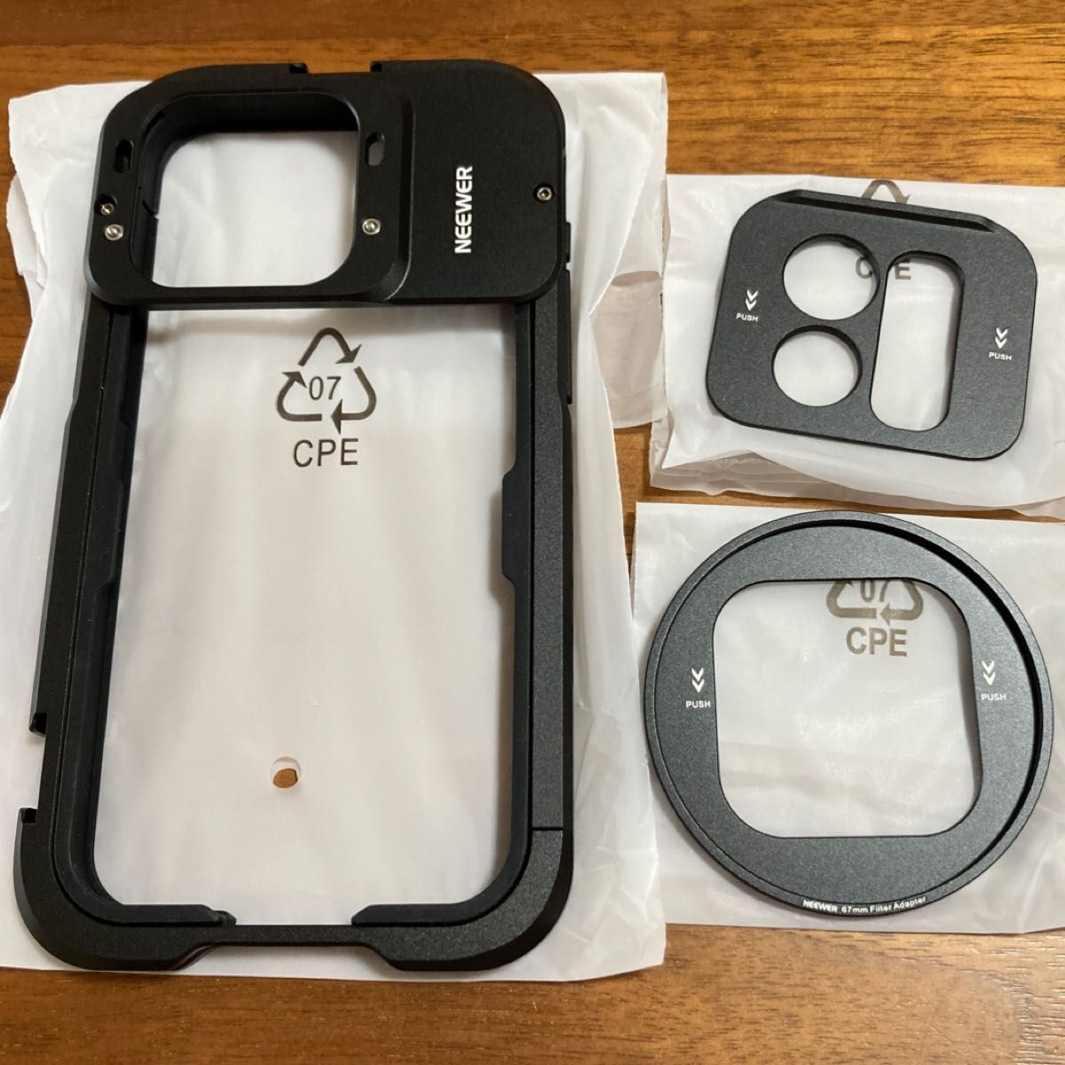 NEEWER ビデオリグケージ iPhone 15 Pro Max用スマホケージ NEEWER ビデオリグケージ iPhone 15 Pro Max用スマホケージ