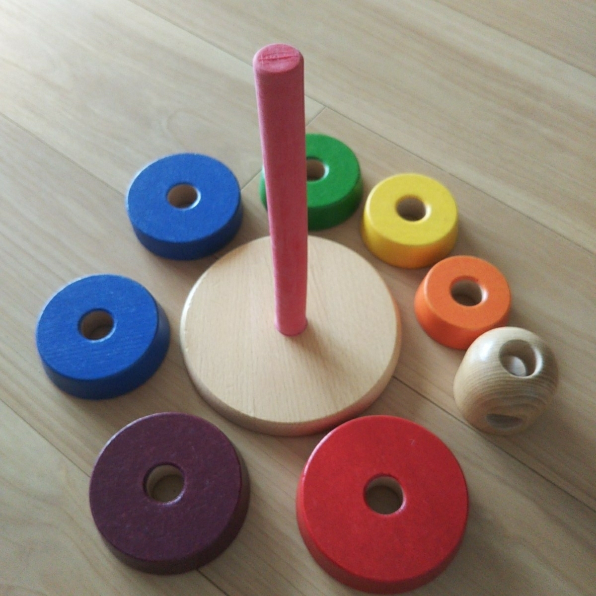IKEA 幼児 玩具 おもちゃ カラフル 穴通し 木製 手先器用さ 形認識 物の重さや重なりあう時の音認識 感性豊かに_画像3