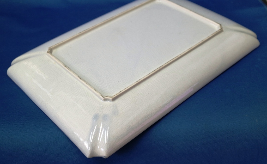 (1202) Japanese-style tableware hand .. plum pattern angle plate 34×24cm