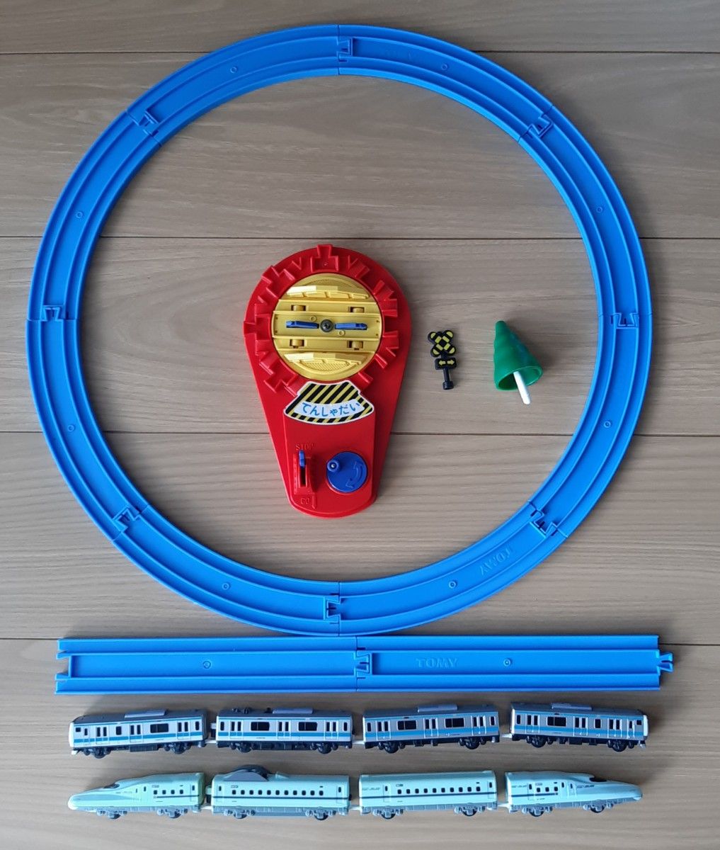 プラレール きかんしゃトーマス まとめ売り 転車台 線路 駅 踏切 プラレール きかんしゃトーマス まとめ売り 転車台 線路 駅 踏切