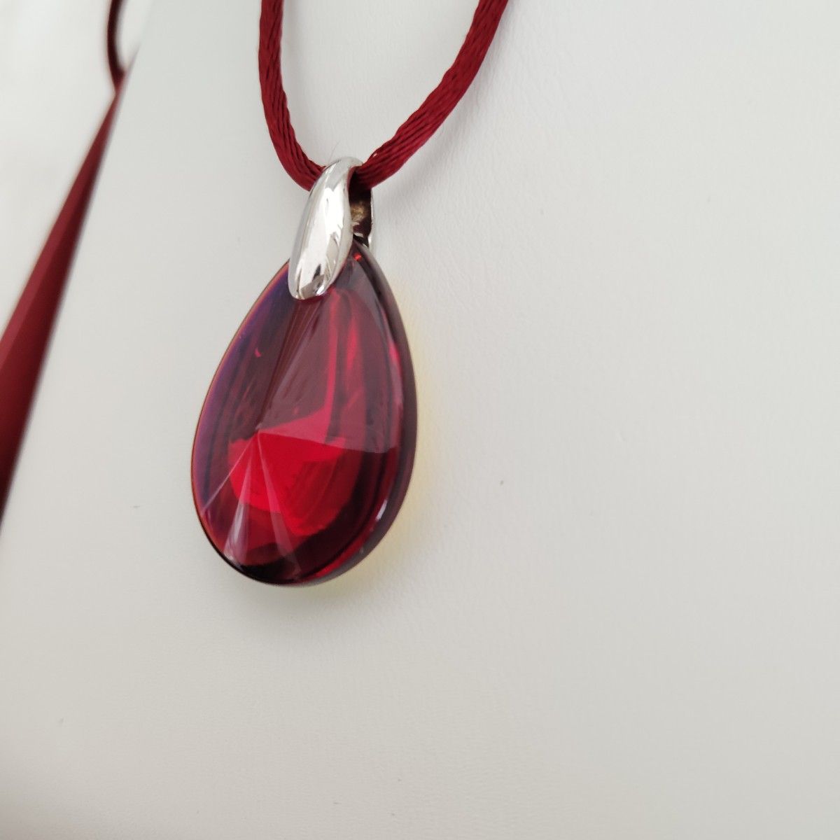 Baccarat バカラ ペンダント プシデリック イリゼルビー 赤