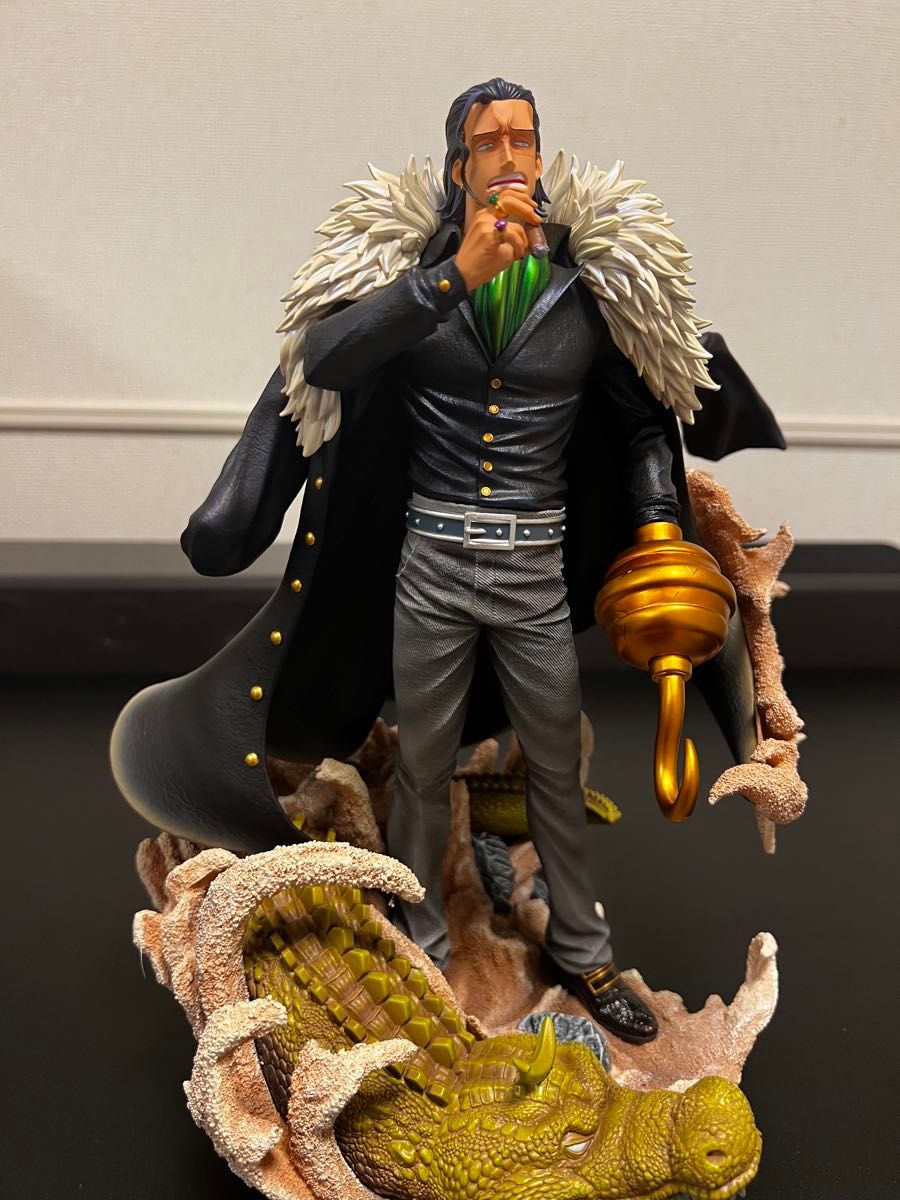 ONE PIECE ワンピース サークロコダイル フィギュア ガレージ ONE PIECE ワンピース サークロコダイル フィギュア ガレージ