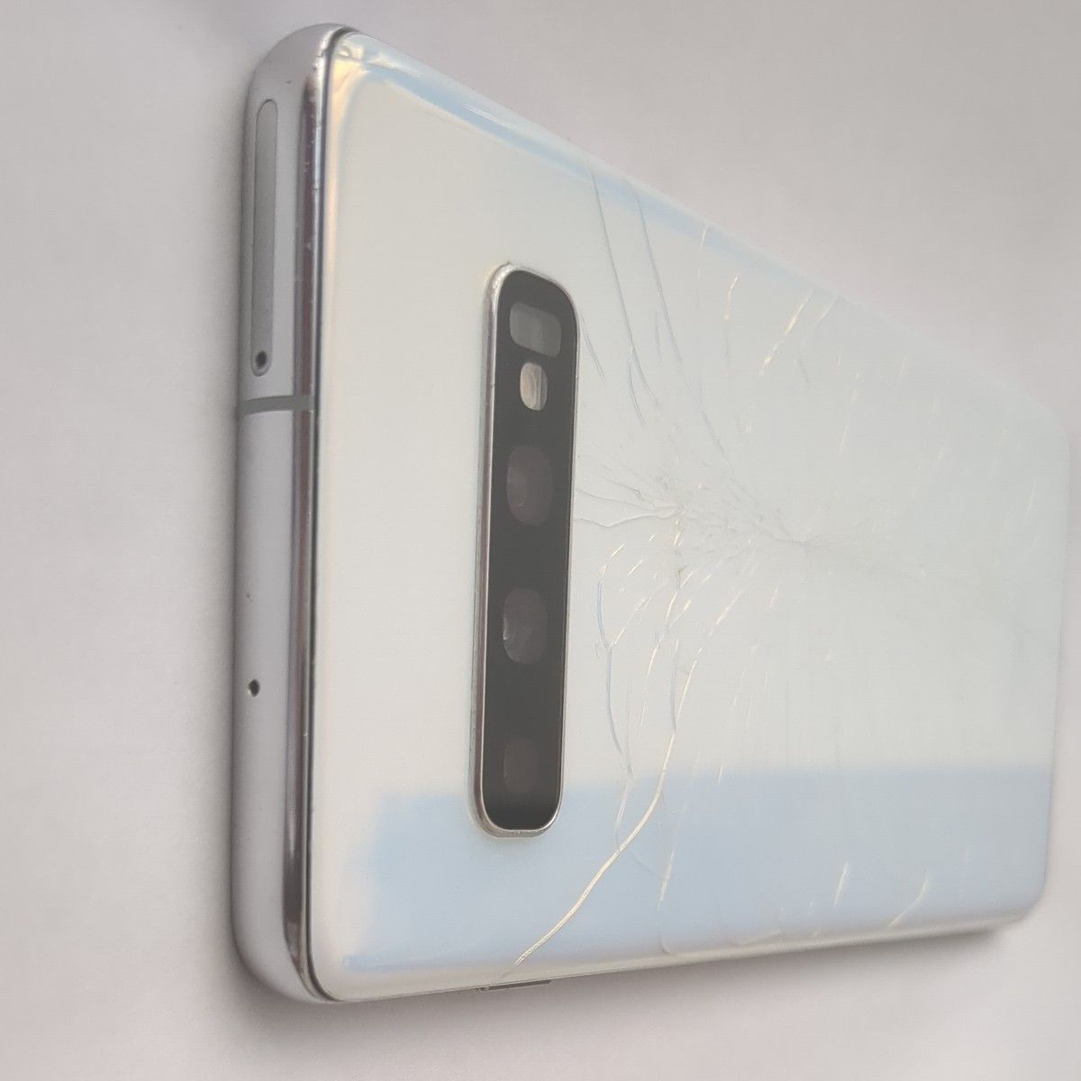 激安・訳あり Galaxy S10 128GB docomo 〇 SC-03L プリズム 激安・訳あり Galaxy S10 128GB docomo 〇 SC-03L プリズム