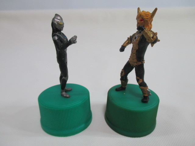  three tsu arrow rhinoceros da- bottle cap Ultraman other 2 kind 