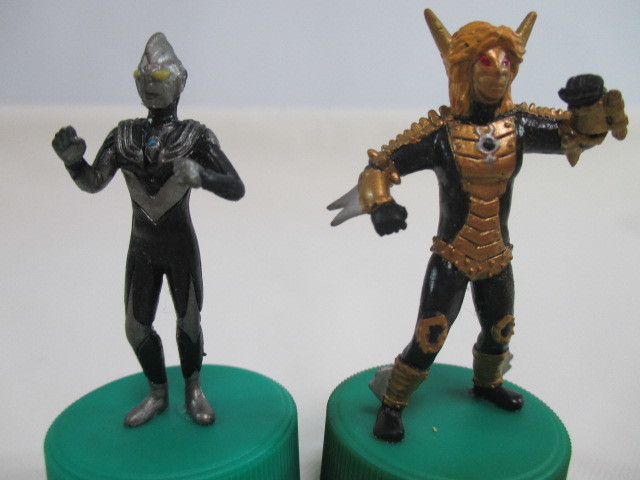  three tsu arrow rhinoceros da- bottle cap Ultraman other 2 kind 