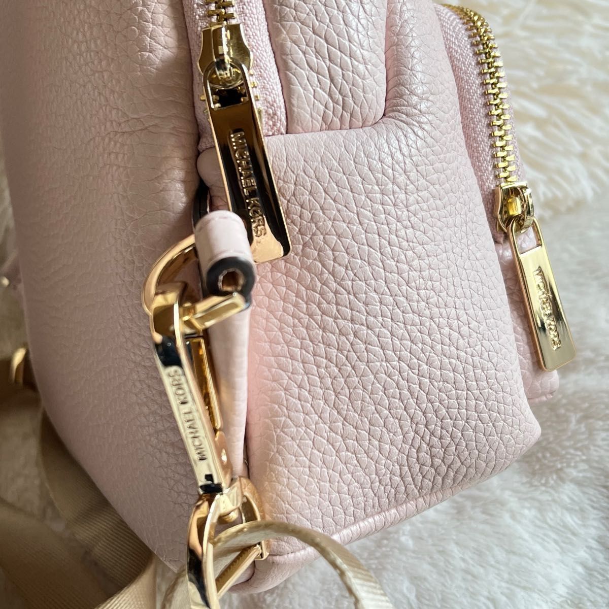 最終価格 MICHAEL KORS マイケルコース ミニリュック ボディ 最終価格 MICHAEL KORS マイケルコース ミニリュック ボディ