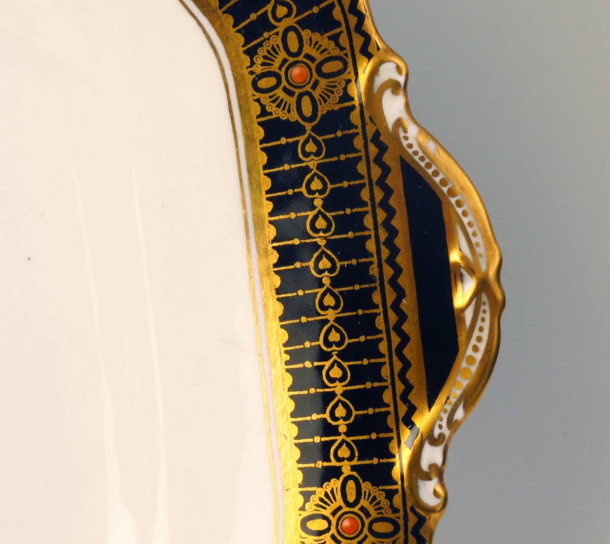 　　エインズレー 　　豪華金彩?B&B Plate 　　= Black+Gold+Jew (1級(jí)品)　