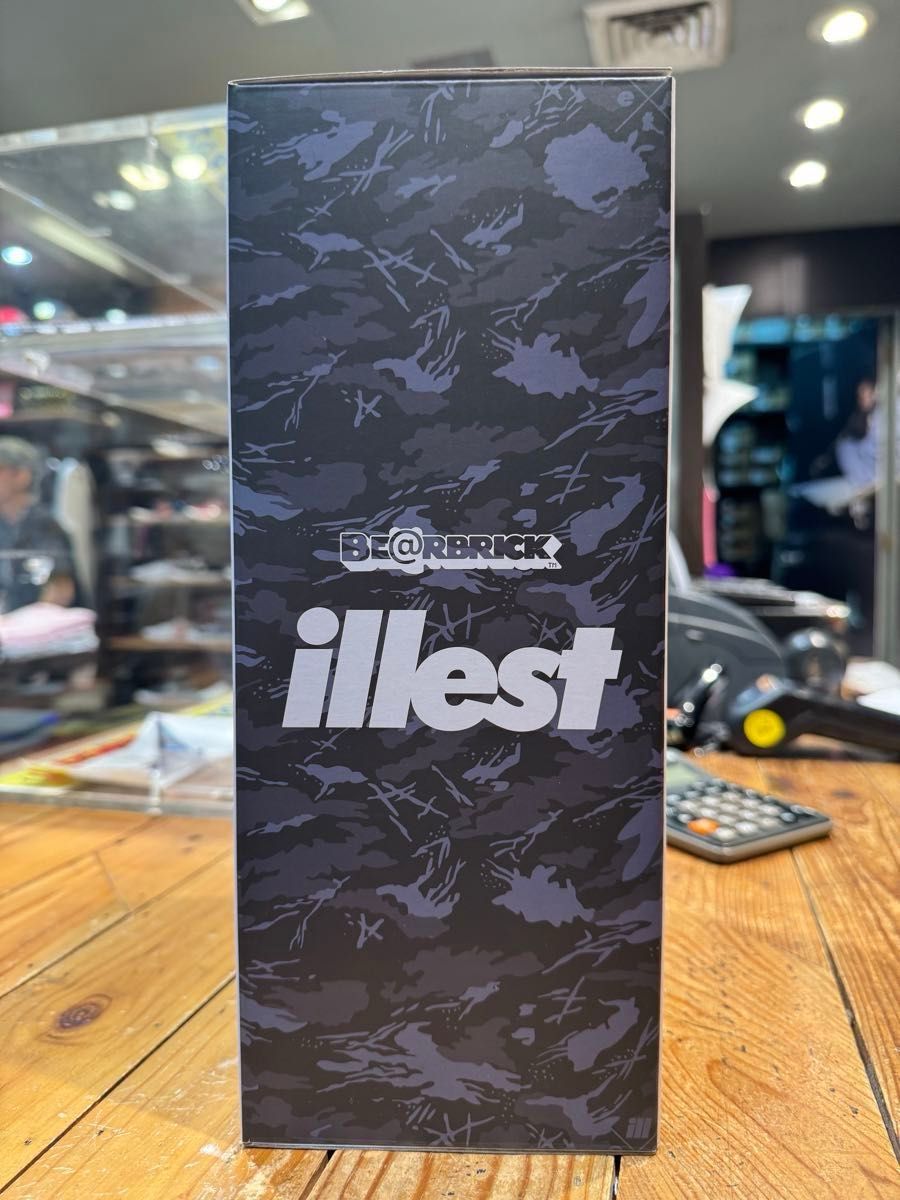 ベアブリック 海外限定品 illest Bearbrick フィギュア ベアブリック 海外限定品 illest Bearbrick フィギュア