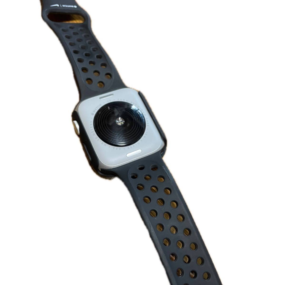 Apple Watch SE Nike 44アップルウォッチ ナイキ カバー付き Apple Watch SE Nike 44アップルウォッチ ナイキ カバー付き