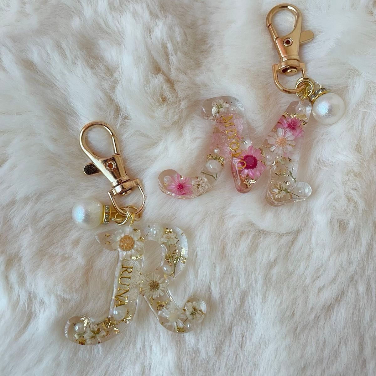 イニシャル イニシャルキーホルダー ハンドメイド レジン 押し花