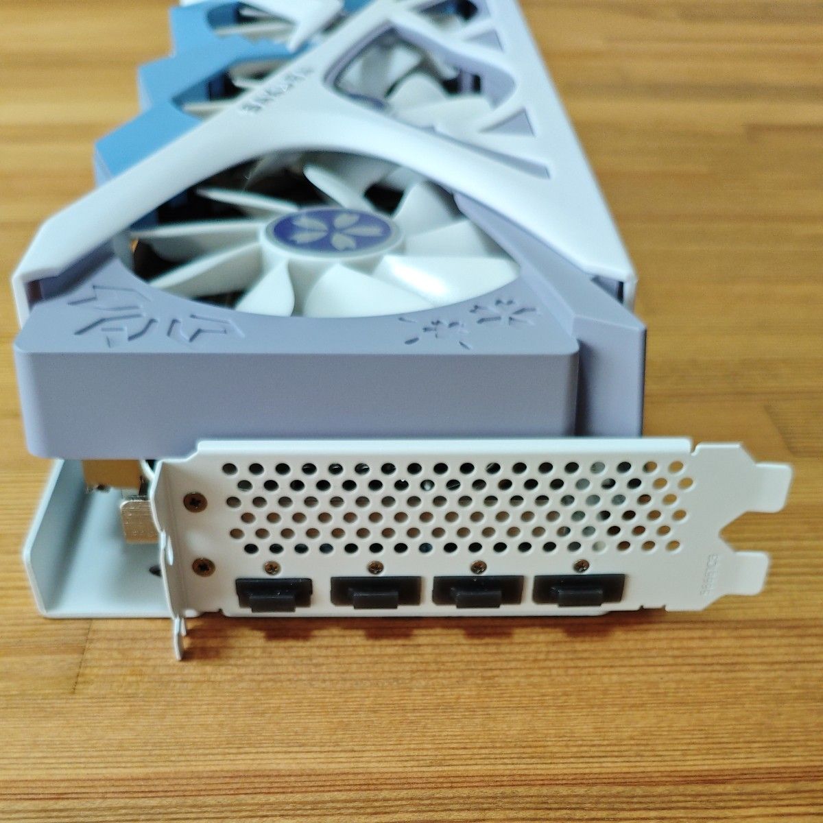 Yeston Radeon RX 7800 XT Sakura 櫻瞳花嫁 動作確認済・美品 Yeston Radeon RX 7800 XT Sakura 櫻瞳花嫁 動作確認済・美品