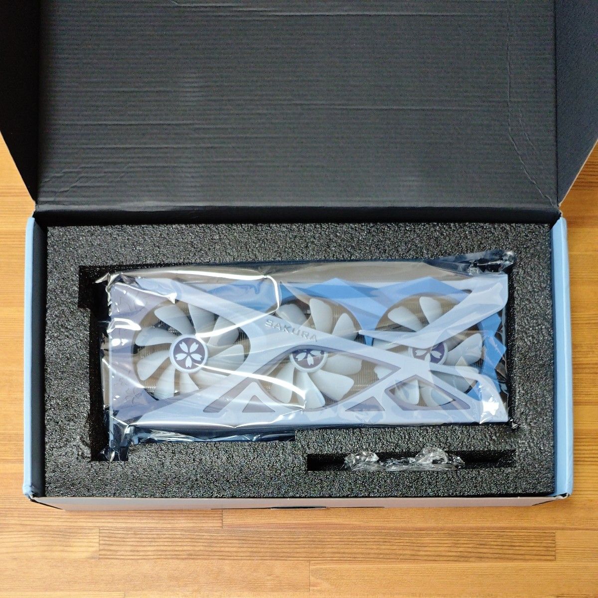 Yeston Radeon RX 7800 XT Sakura 櫻瞳花嫁 動作確認済・美品 Yeston Radeon RX 7800 XT Sakura 櫻瞳花嫁 動作確認済・美品