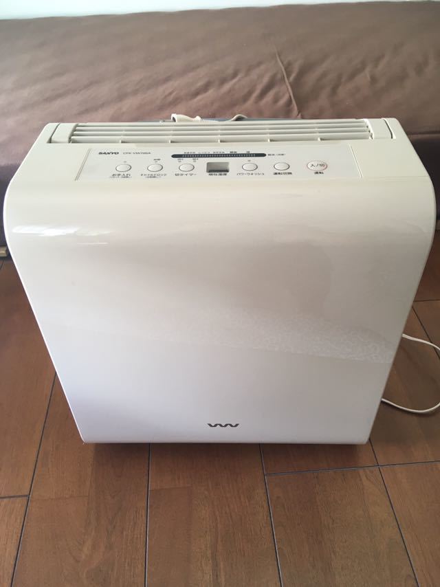 SANYO evaporation type humidifier * Sanyo 