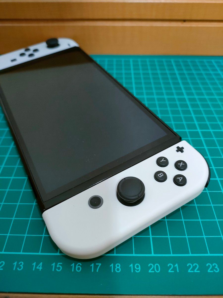 極美品】Nintendo SWITCH 有機ELモデル ホワイト おまけ付き 極美品】Nintendo SWITCH 有機ELモデル ホワイト おまけ付き