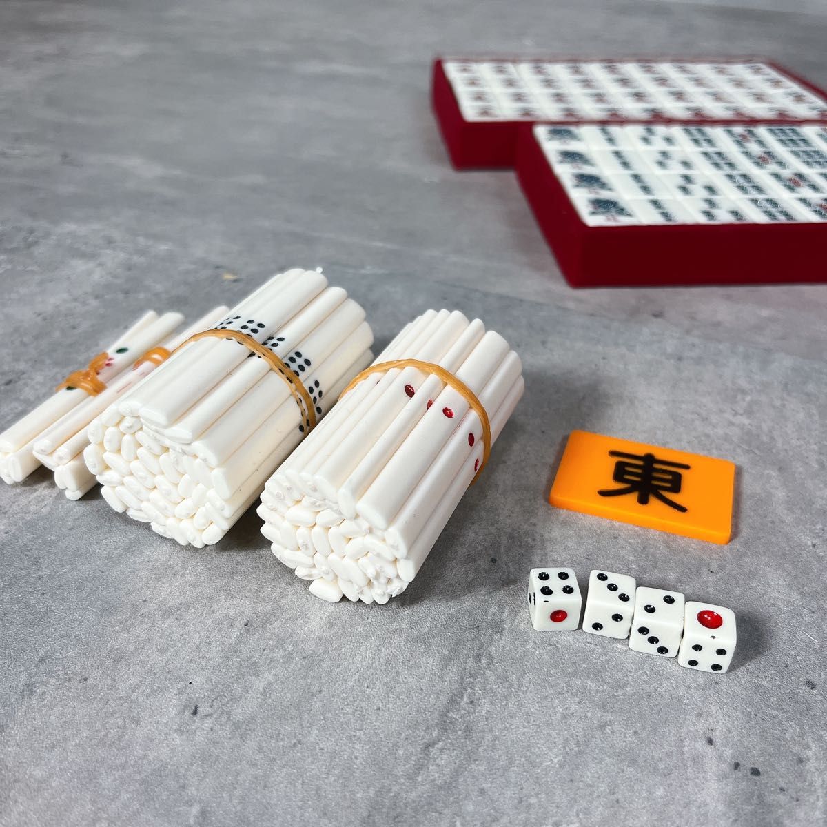 良品 希少 キングバード 麻雀牌 背青 クラウン牌 麻雀セット 良品 希少 キングバード 麻雀牌 背青 クラウン牌 麻雀セット