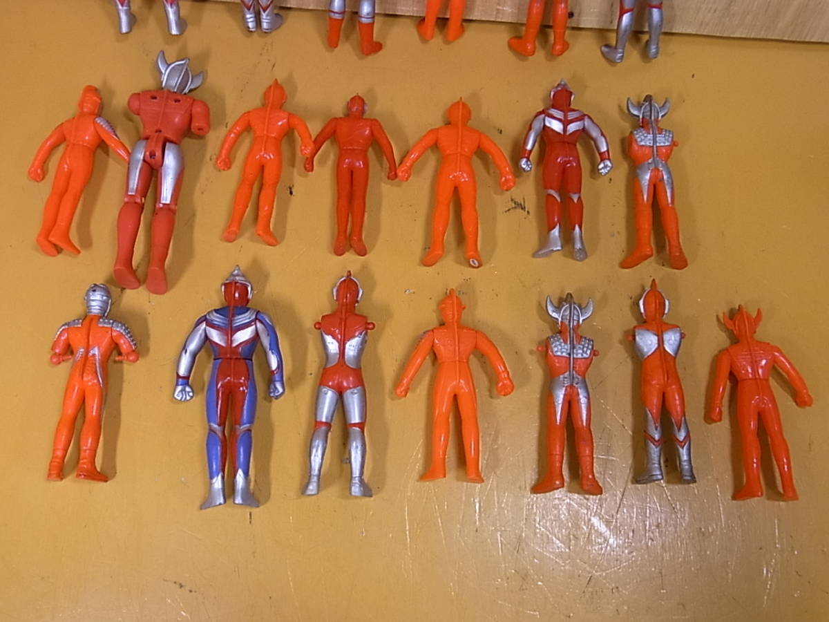 ヤフオク Be 541 ウルトラマン ソフビ人形 体セット ウ ヤフオク Be 541 ウルトラマン ソフビ人形 体セット ウ