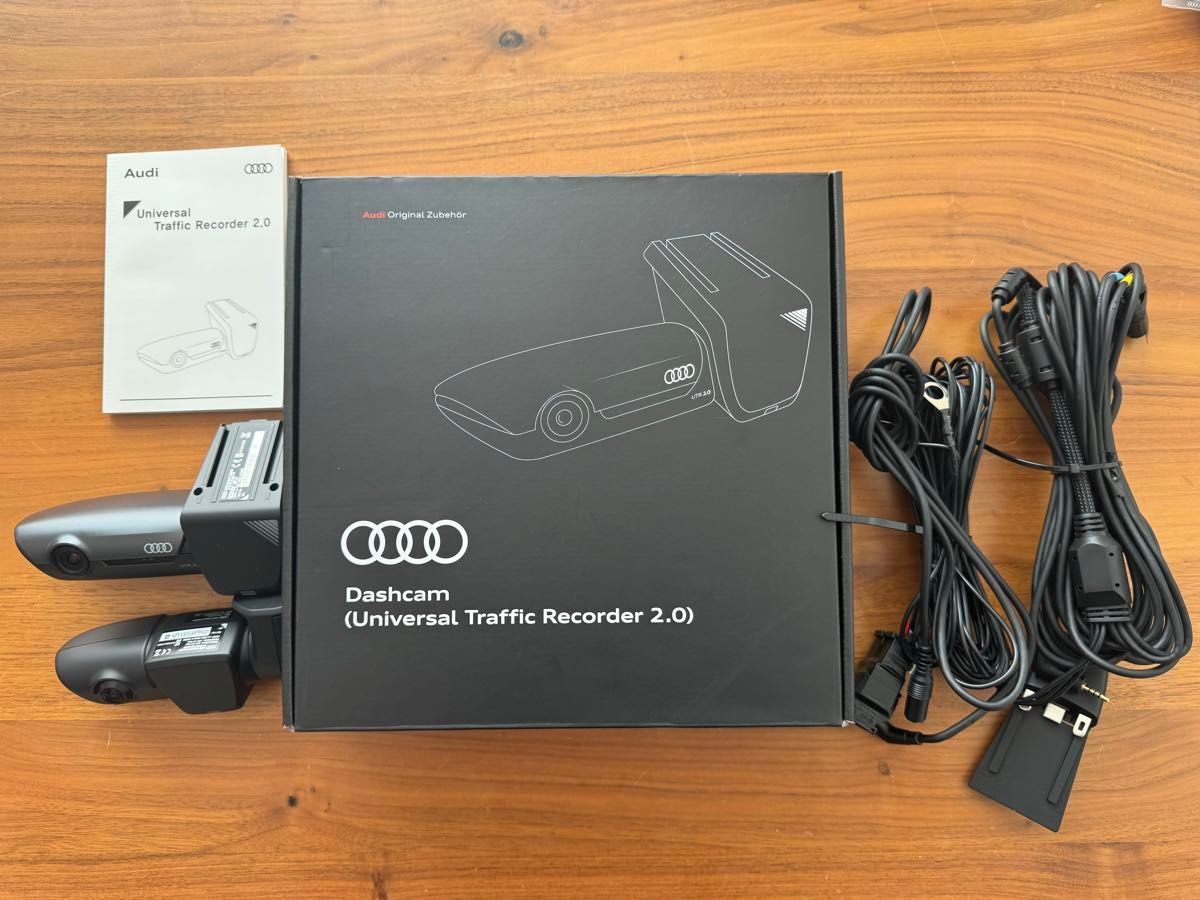 AudiユニバーサルトラフィックレコーダーUTR2 0前後セット AudiユニバーサルトラフィックレコーダーUTR2 0前後セット